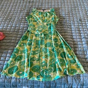 Ladies Lands End Summer Lime dress size 14-16 with adjustable belt comfortable